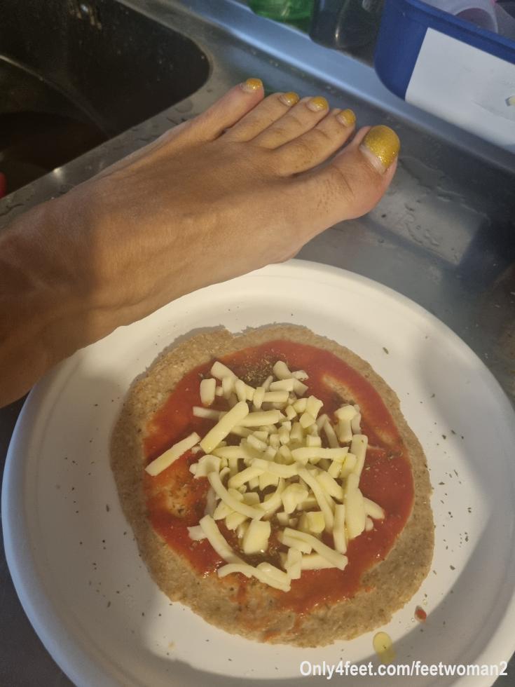 Food and feet.. curious?

You can subscribe in this page 
And see more contents 
+ you can request me contents personalized, i wait you soon 😉