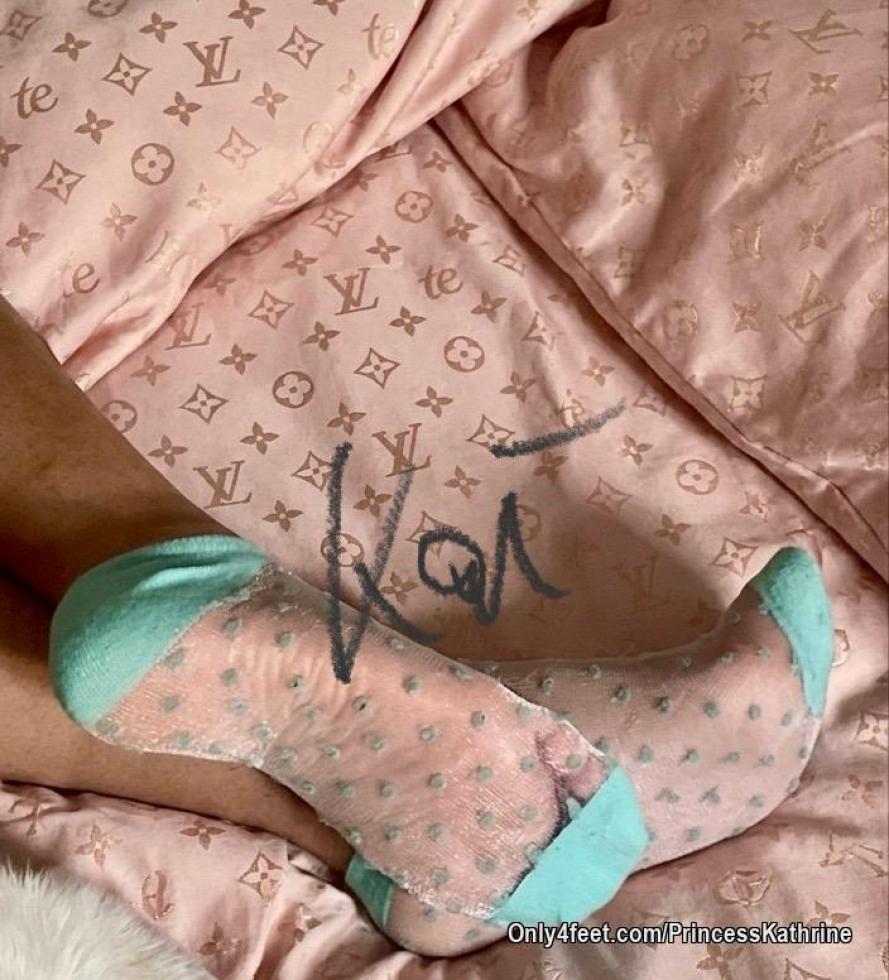Sweet dreams from my little plants!!😊😊#feetbeautiful#socks#princesskathrine#dreamsforyou